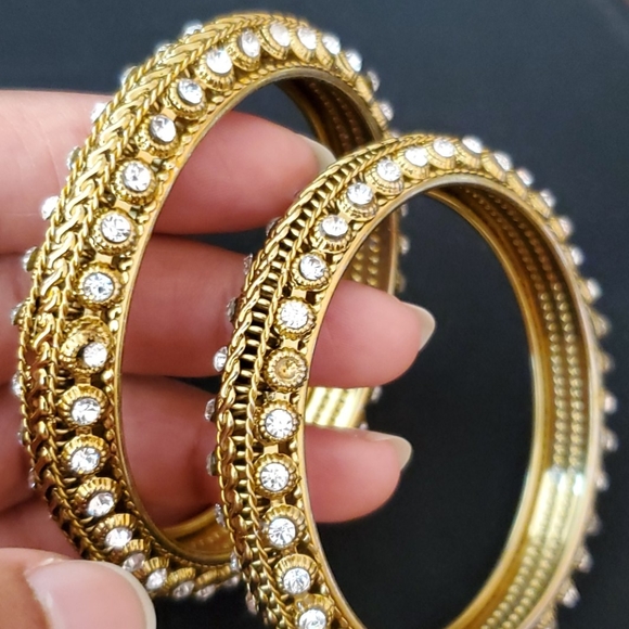 Gold colored bangles - Picture 3 of 3
